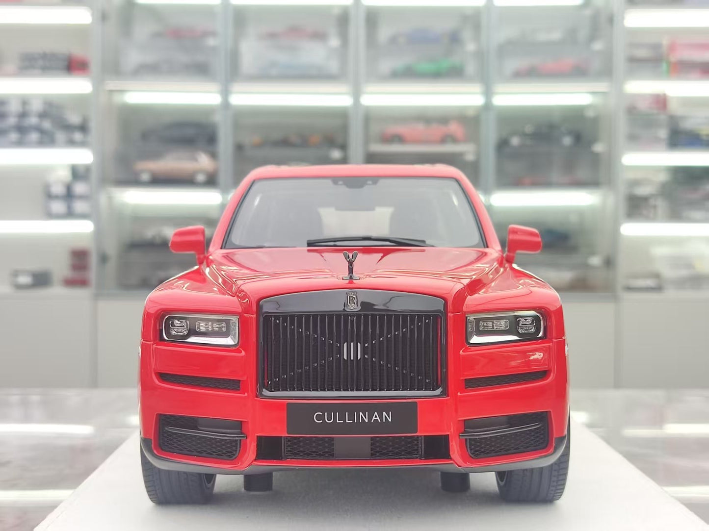 GL 1/18 Rolls-Royce Cullinan Red Model Car JS-GL032