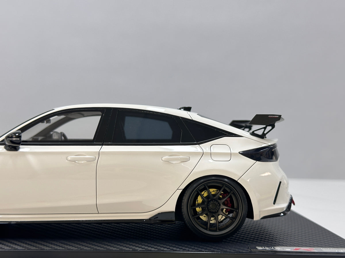 Ignition Model 1/18 Honda Civic Type-R J's Racing (FL5) White IG3935