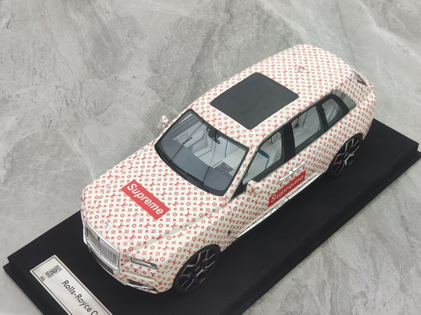 GL 1/18 Rolls-Royce Cullinan Resin Model JS-GL034