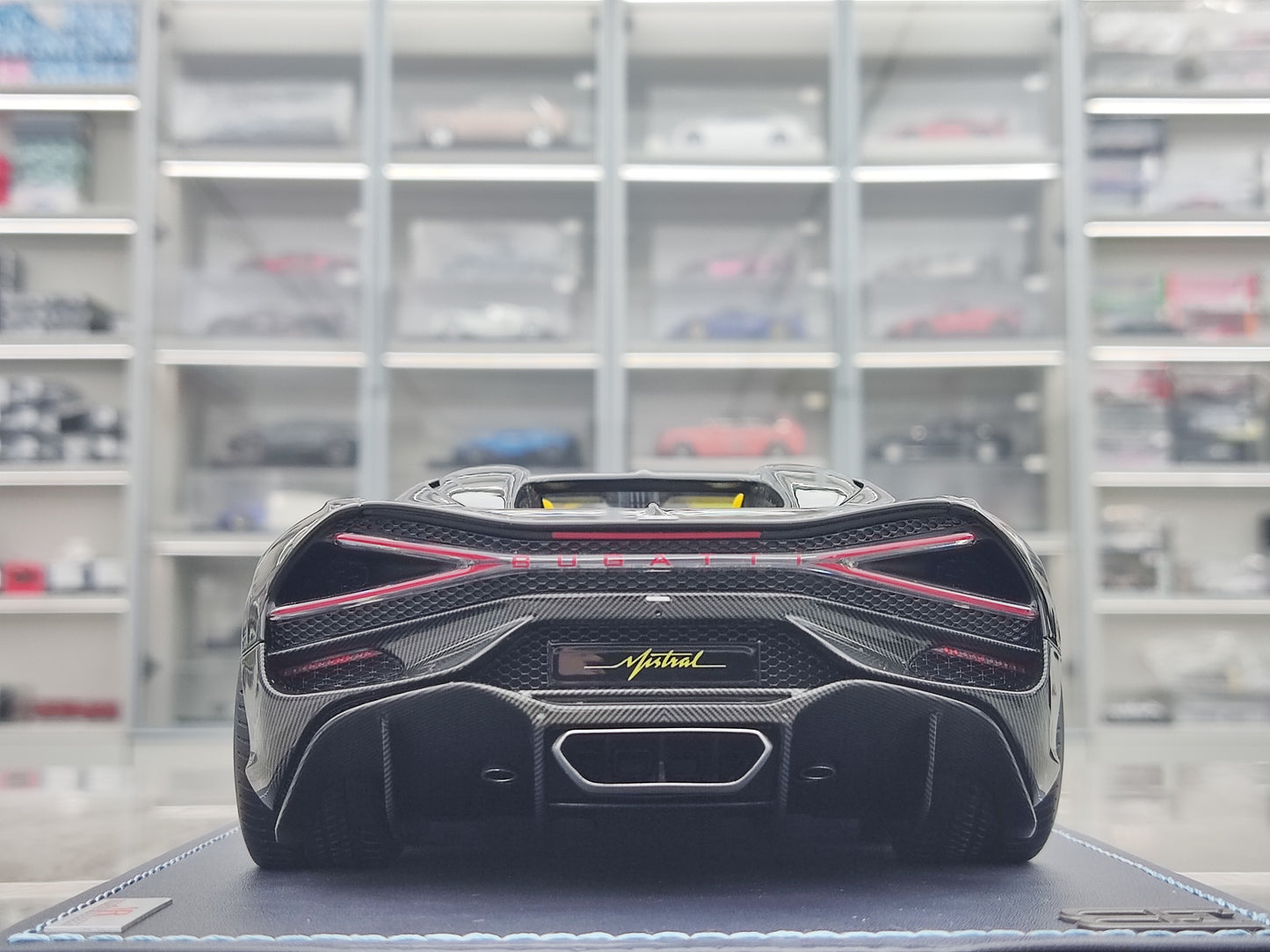 MR 1/18 Bugatti W16 Mistral Convertible, Jet Black, Limited Edition Model Car BUG015A