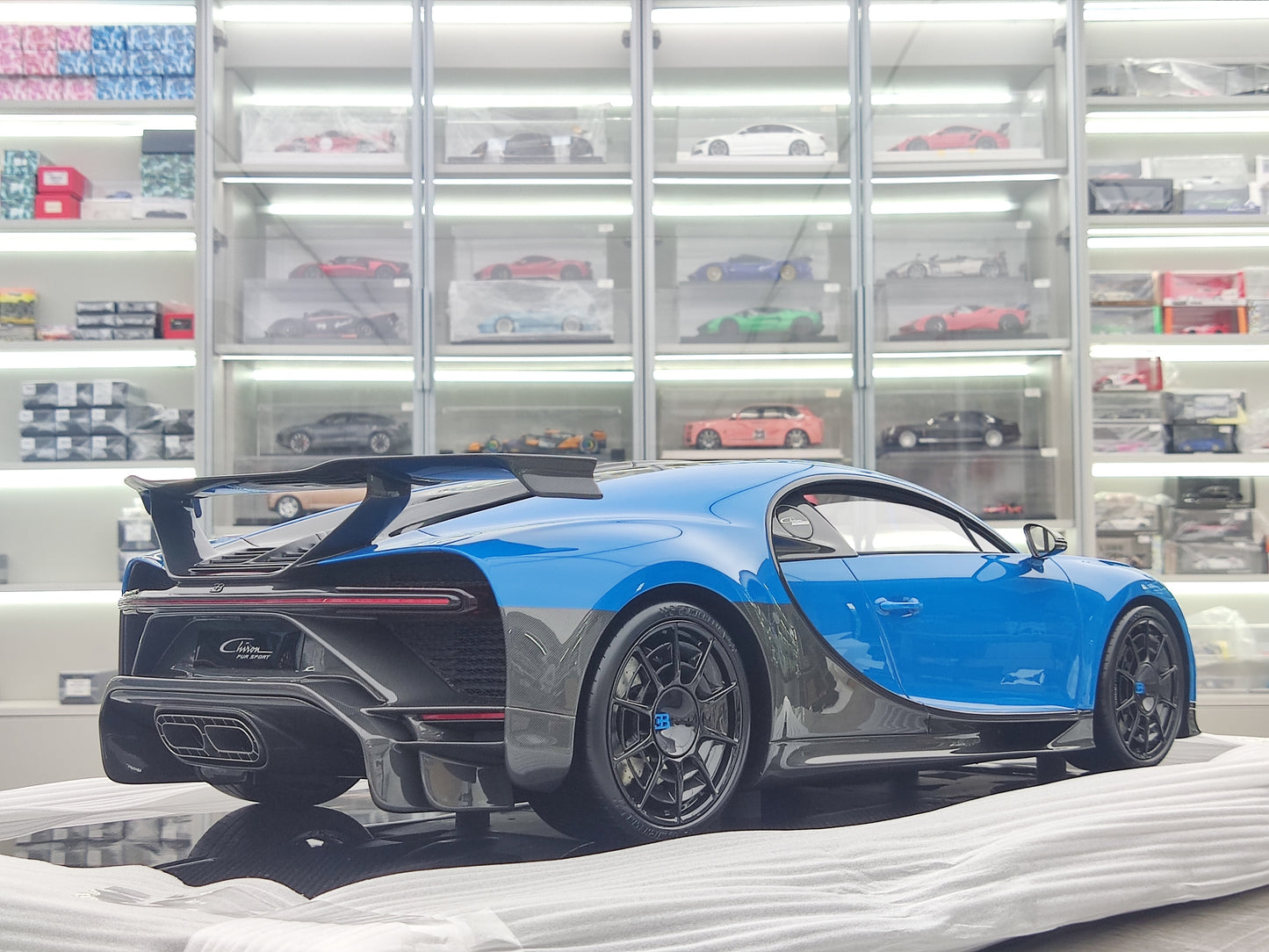 MR 1/8 Bugatti Chiron Pur Sport Dynamic Blue Simulated Car Model MR194