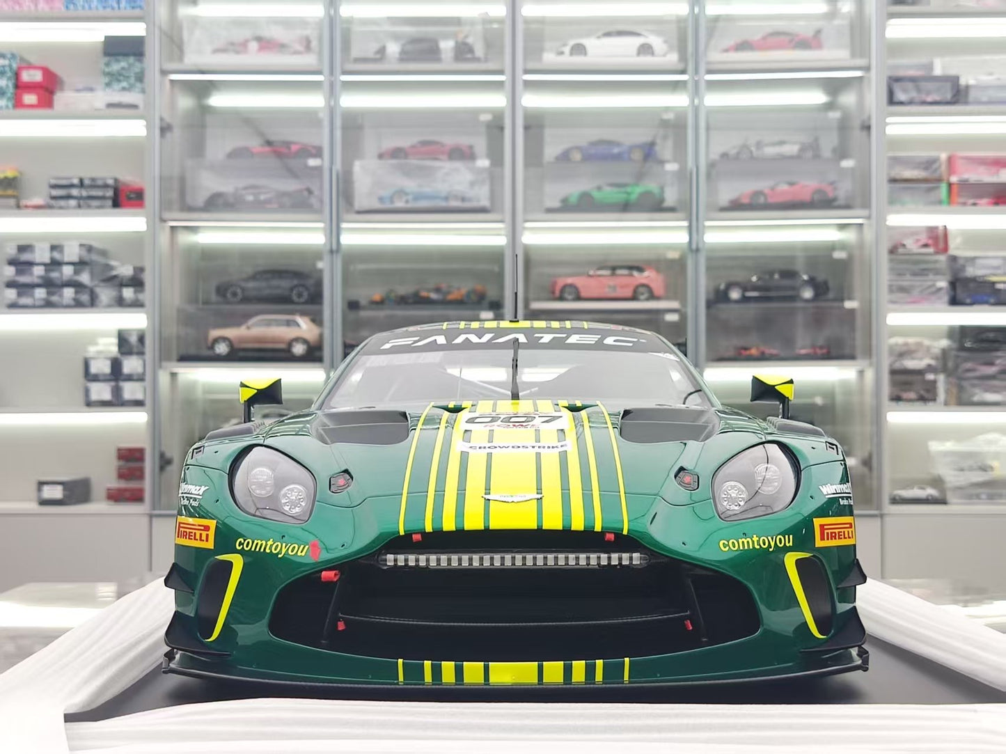 SPARK 1/8 Aston Martin GT3 Winner SPA Green 08SP258
