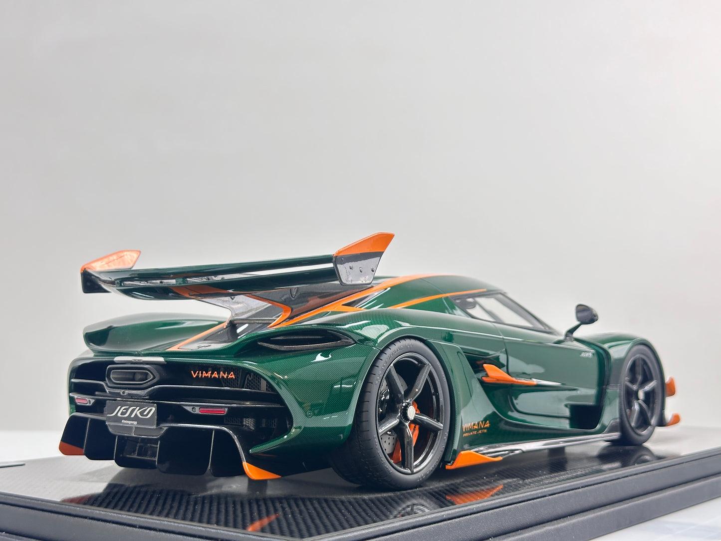 FRONTIART 1/12 Koenigsegg Jesko Carbon Emerald Green (FA190)
