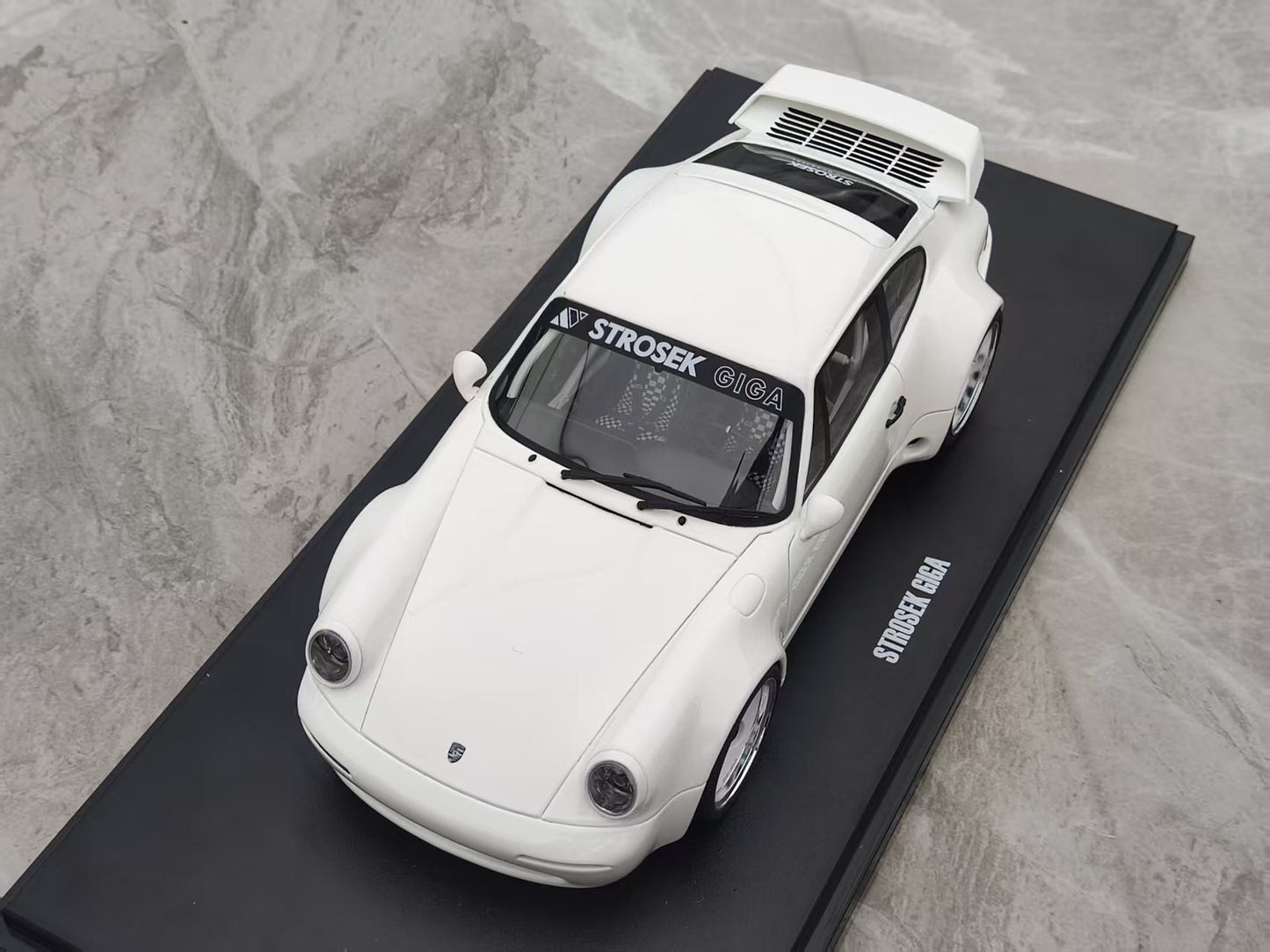 GT Spirit 1/18 Porsche Strosek Giga, White GT525