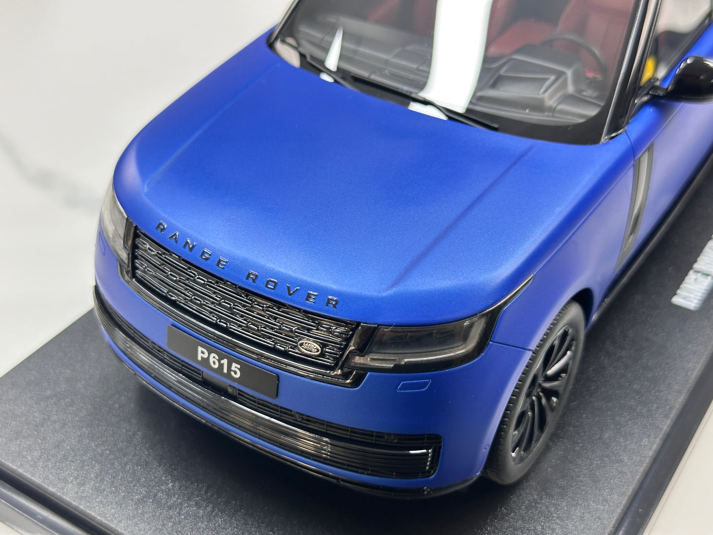GT Spirit 1/18 Land Rover Range Rover P615 SV Blue GT540