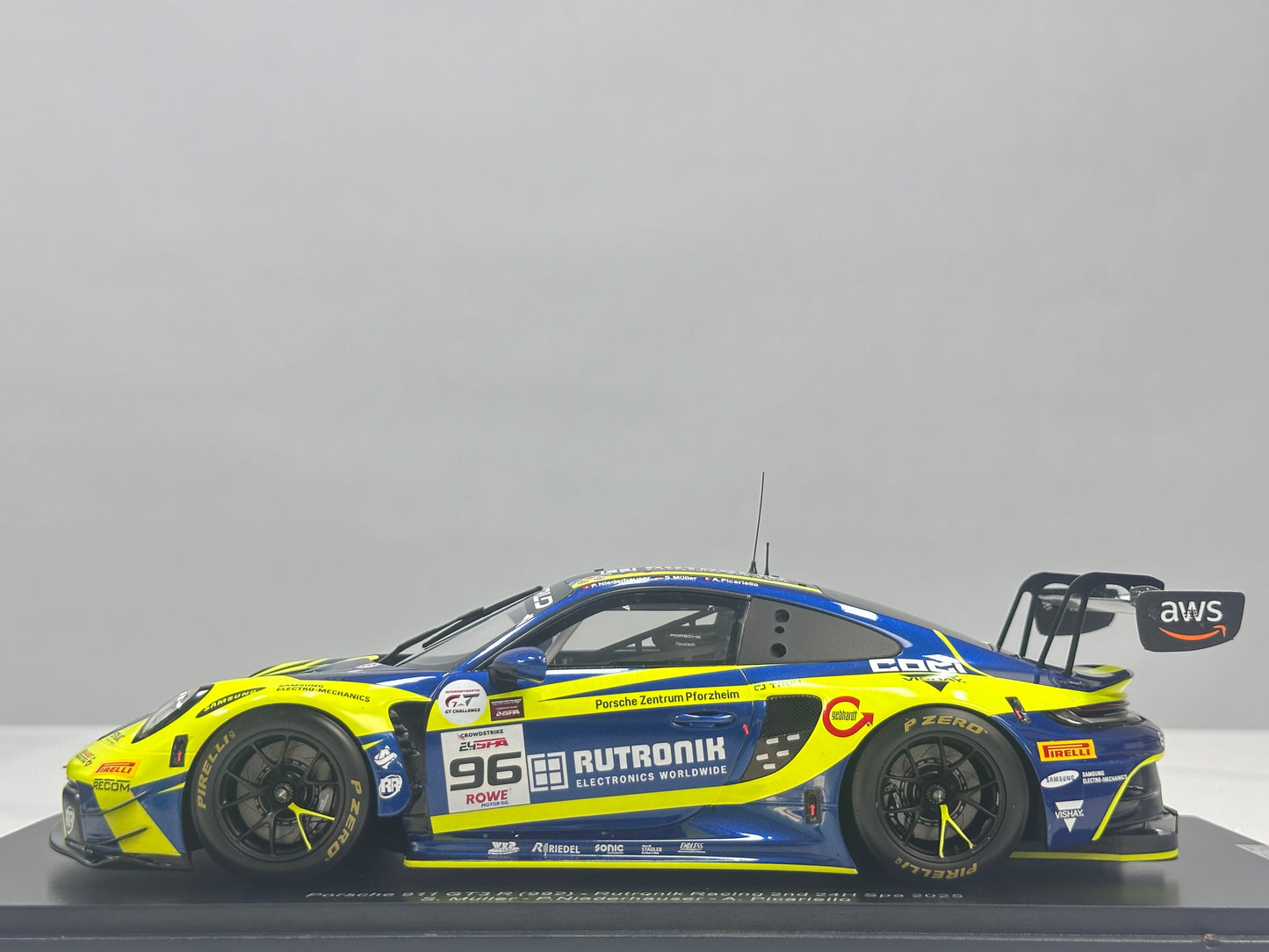 Spark 1/18 Porsche 911 (992) GT3 R, 2025 Spa-Francorchamps runner-up, green livery 18SB081
