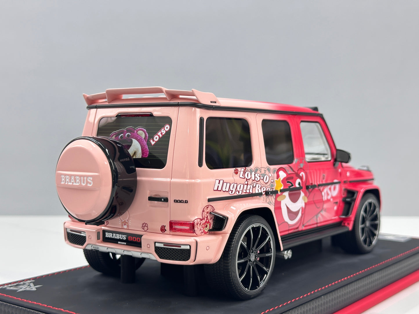 BBA Model 1/18 Brabus G800 "Lotso" (Strawberry Bear) BBA083