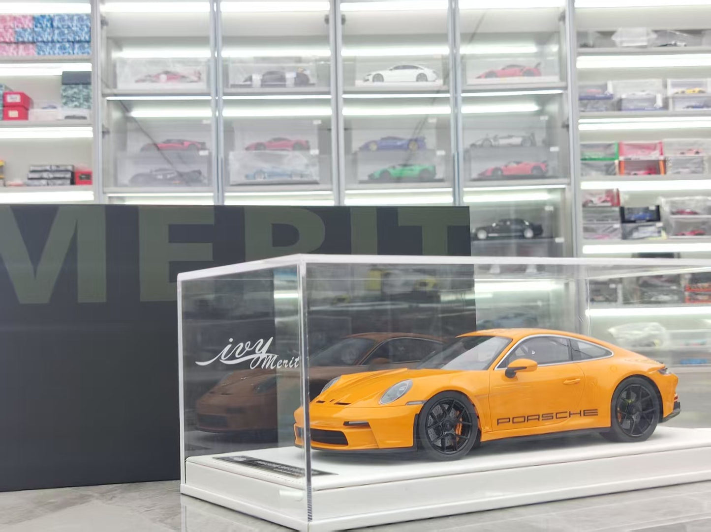 IVY 1/18 Porsche 911 S/T (992) Limited Edition Car Model Birthday Gift