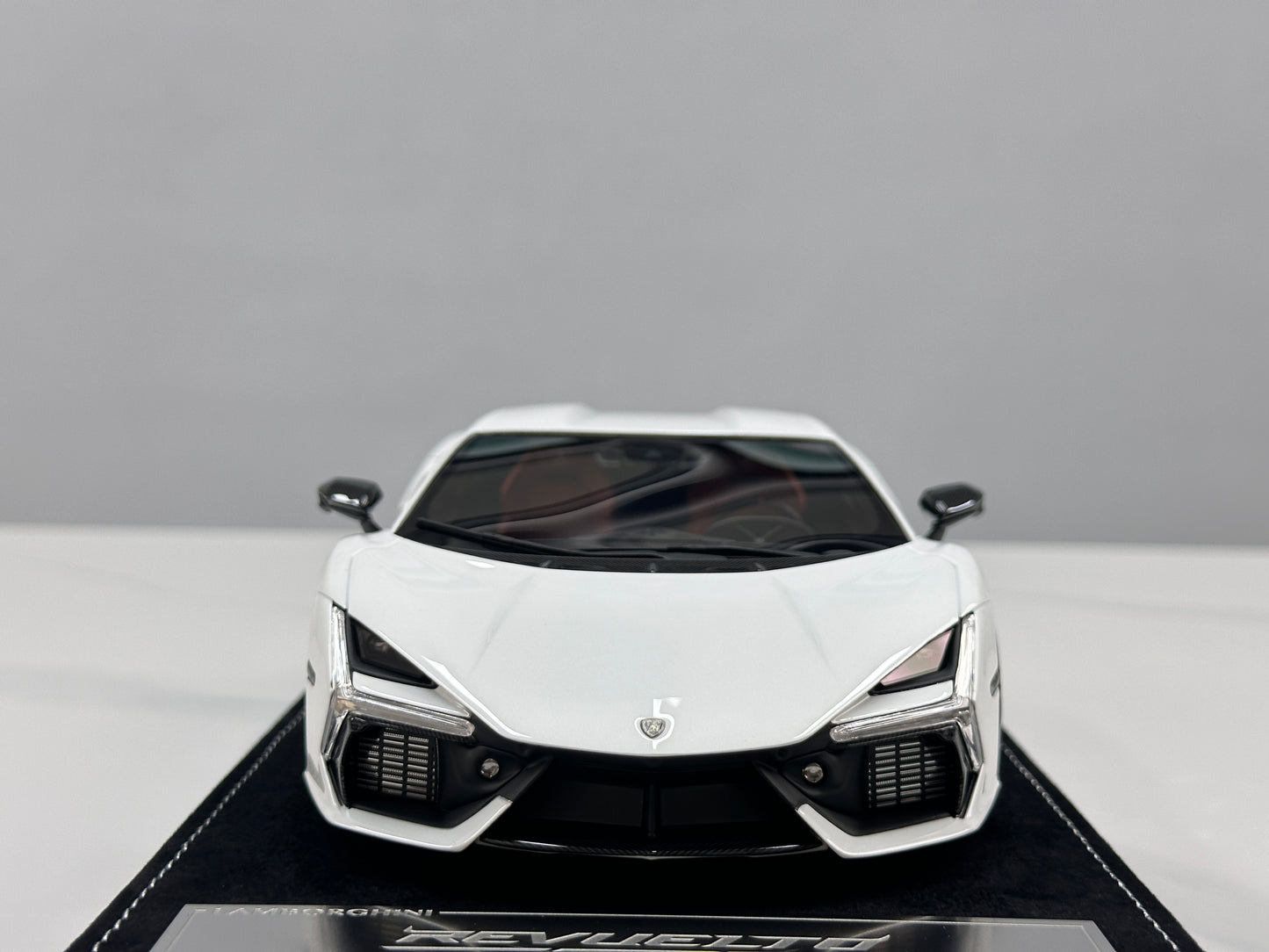HH Model 1/18 Lamborghini Revuelto Metallic White HH616