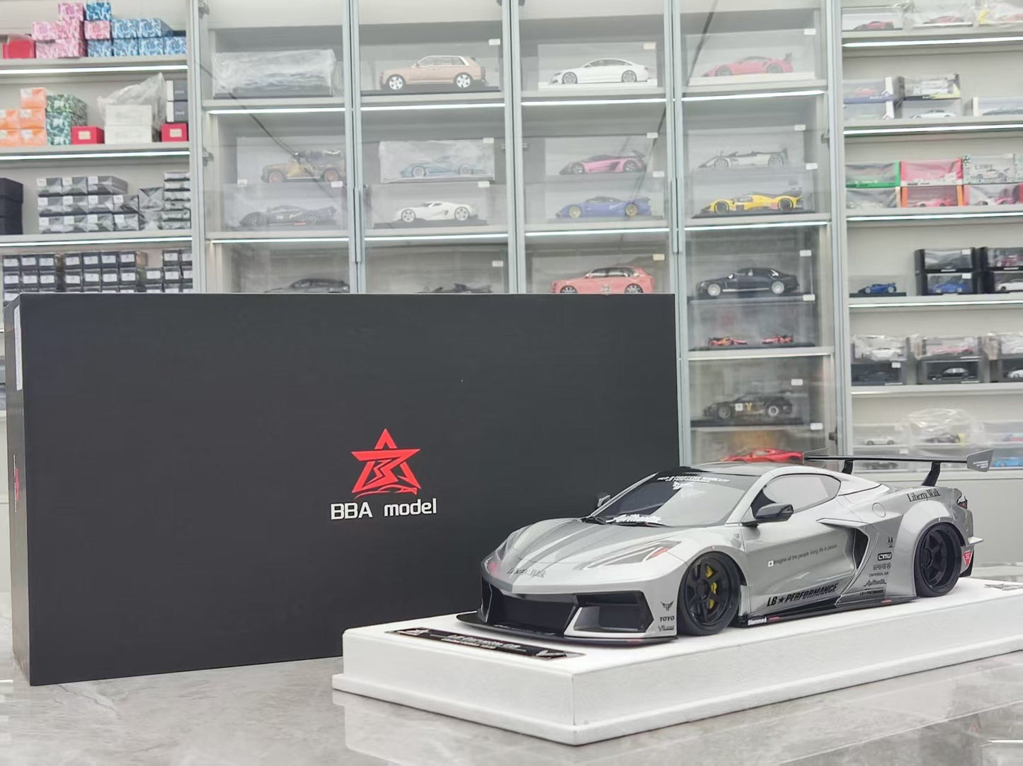 BBA MODEL 1/18 Corvette C8 LB Widebody Modified, Tungsten Silver BBA037