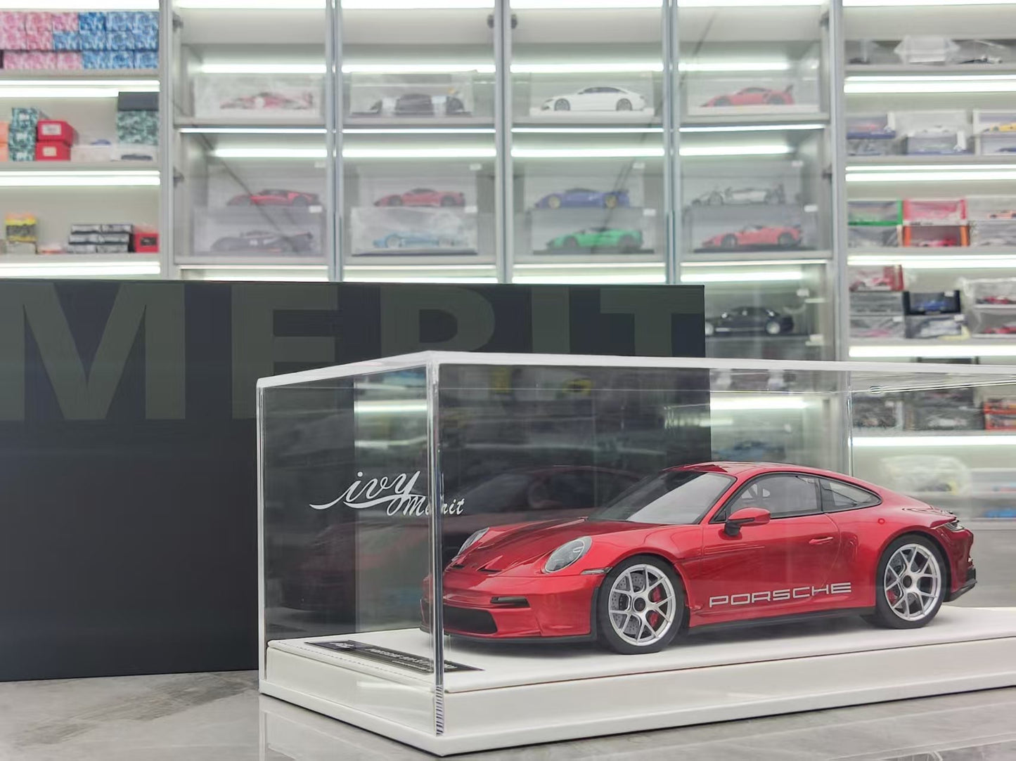 IVY 1/18 Porsche 911 S/T (992) Limited Edition Car Model Birthday Gift