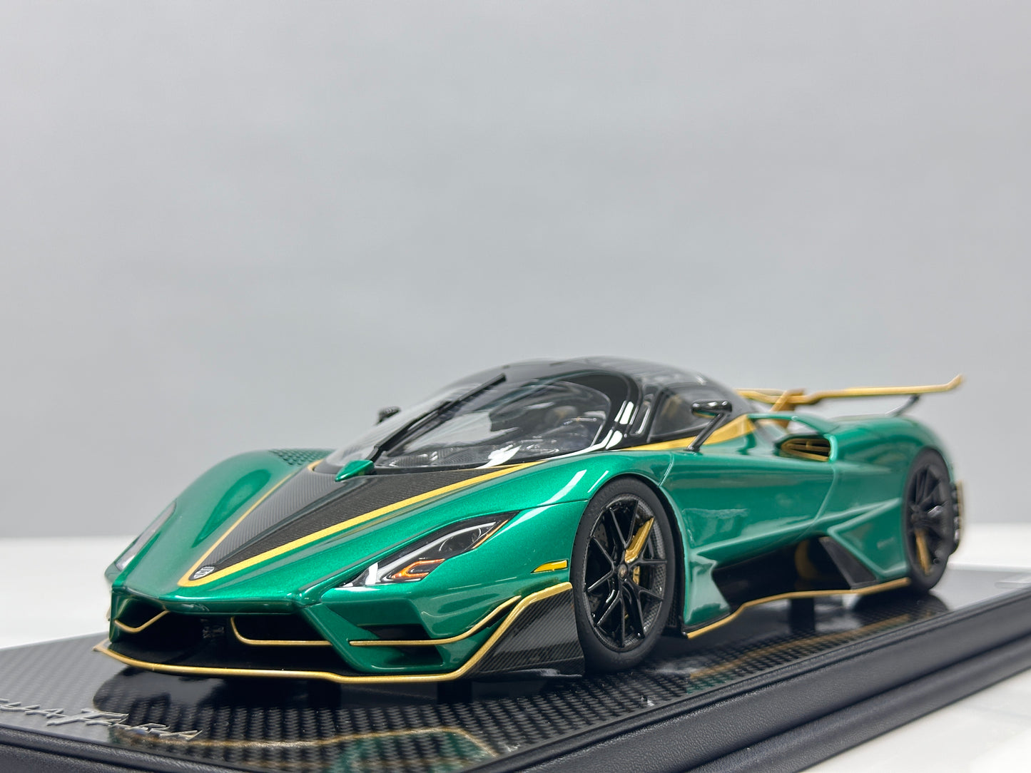 FrontiArt 1/18 SSC Tuatara Striker - Green (FA202)