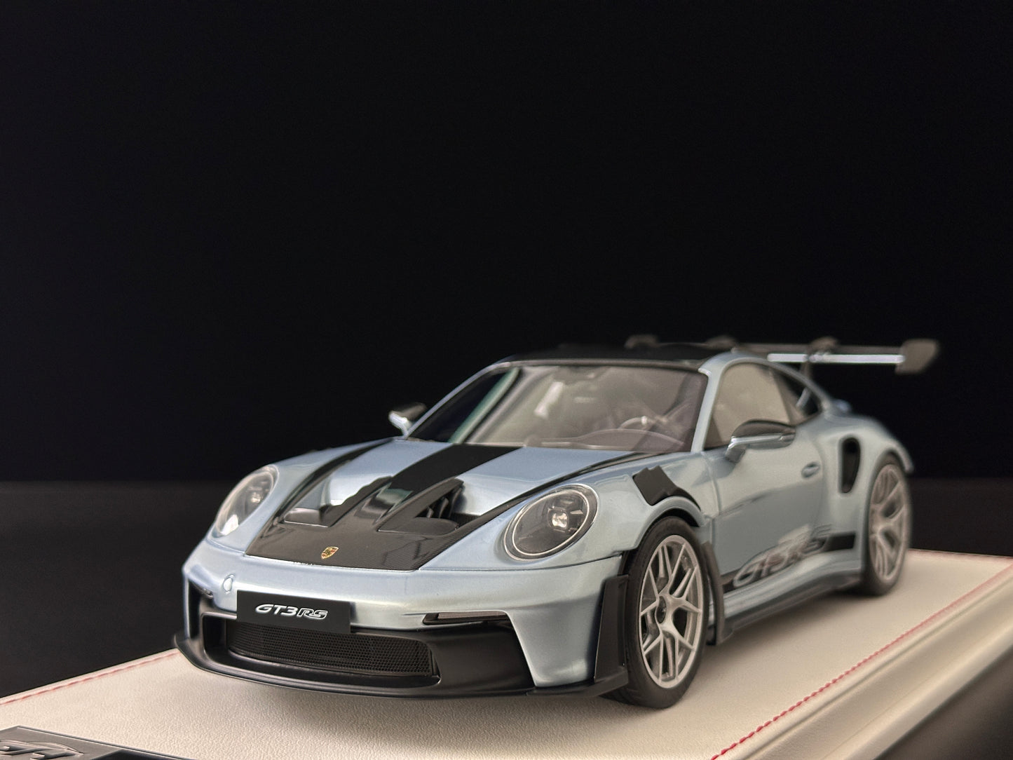 GH MODEL 1/18 Porsche 992 GT3RS Ice Blue GH016