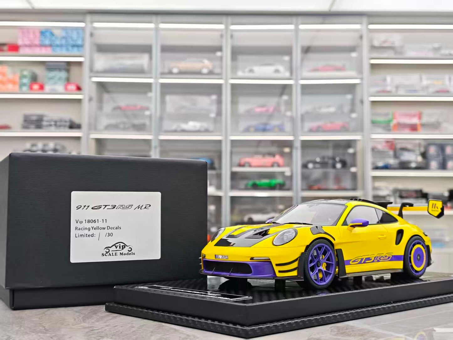 VIP 1/18 Porsche 911 GT3 RS - Manthey Racing Racing Yellow VIP186