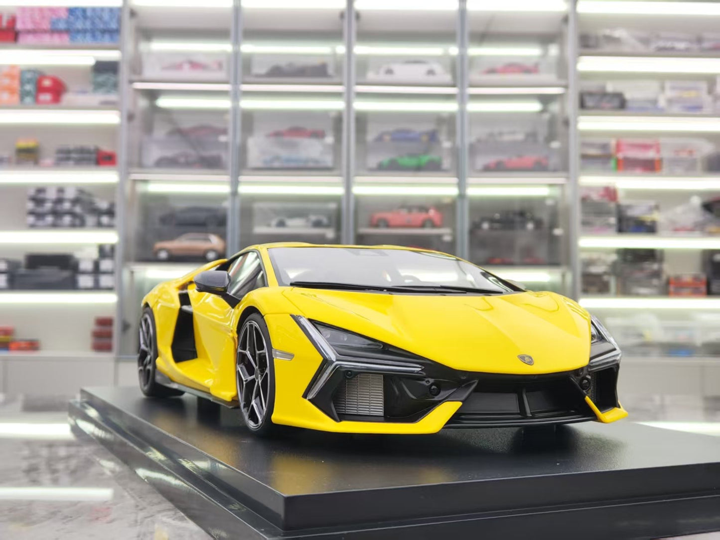 Topspeed 1/18 Lamborghini Revuelto Giallo Resin Model TS0620