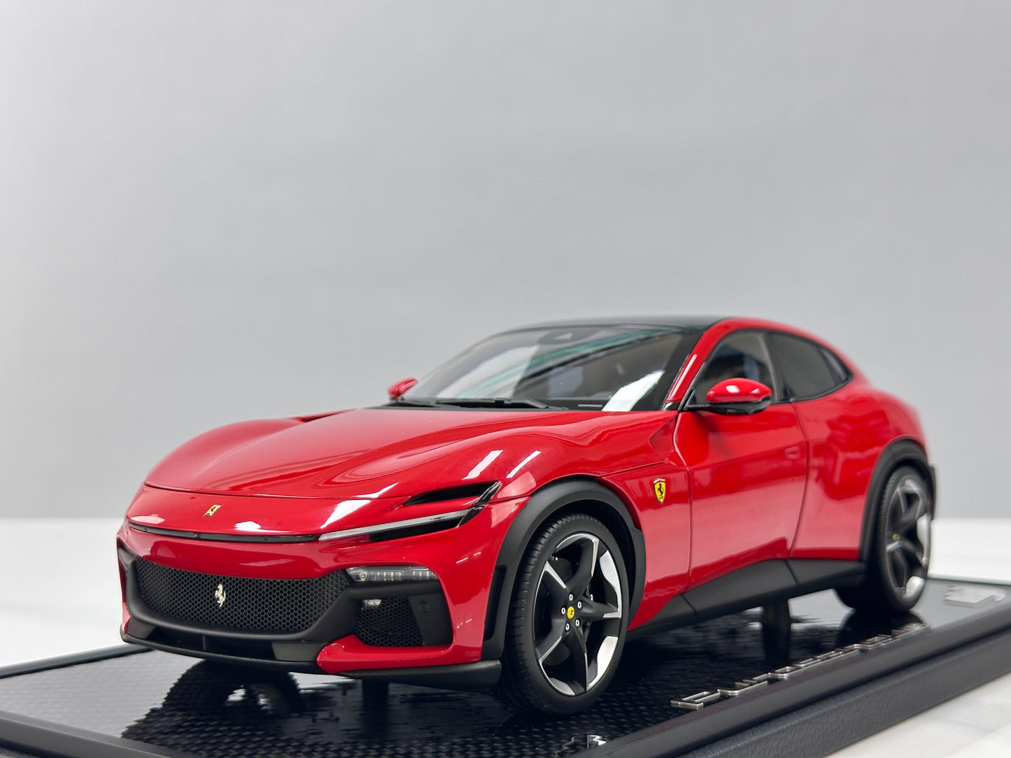 BBR 1/18 Ferrari Purosangue – Black Roof Version Carbon Fiber Base Standard Red (HE180052ACH)