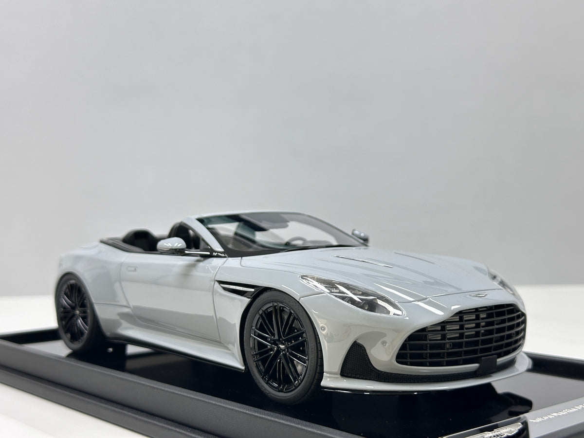 MOTORHELIX 1/18 Aston Martin DB12 Volante (Convertible) - Porcelain Grey - MH396
