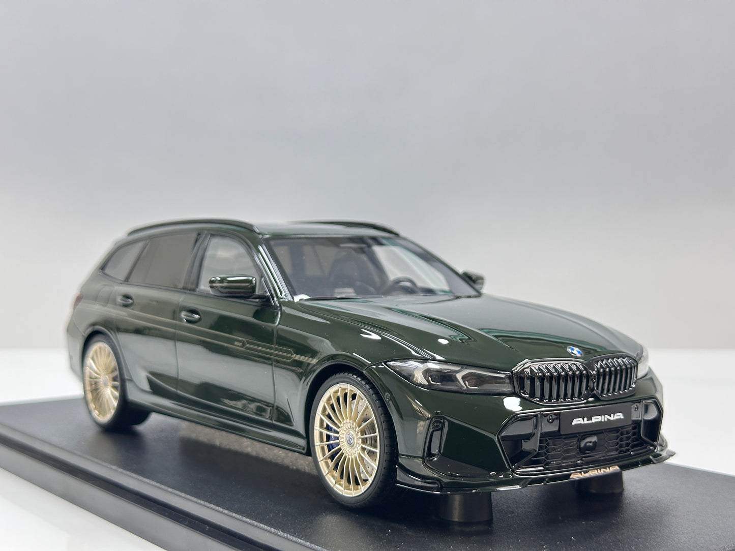 GT Spirit 1/18 BMW Alpina B3 GT Touring Green GT549