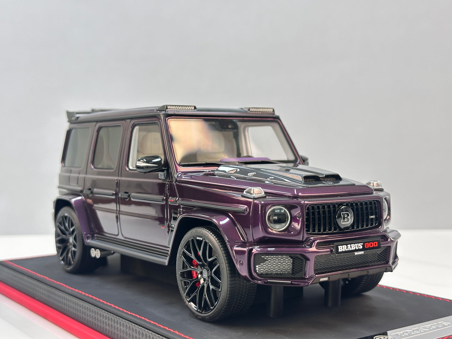 BBA MODEL 1/18 Brabus G800 Metallic Purple BBA081