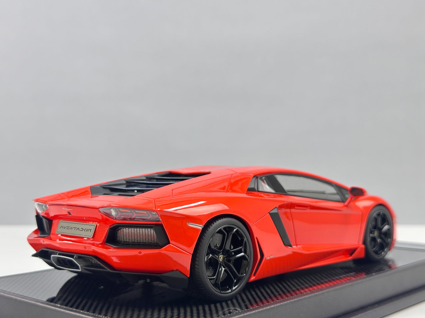 VMB 1/18 Lamborghini Aventador LP700-4 Orange VMB063