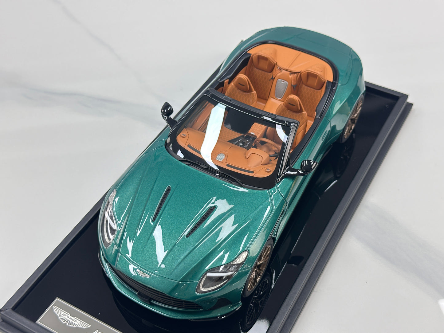Xiaoguang Model & MotorHelix 1/18 Aston Martin DB12 Volante Convertible – Green (MH385)