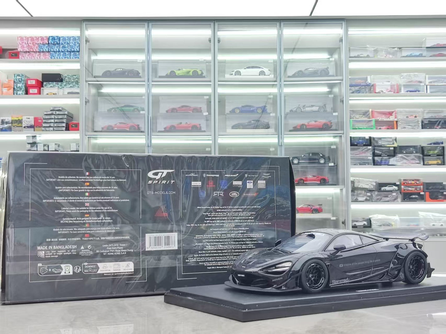 GT Spirit 1/18 McLaren 720S Black Resin Model Car GT516