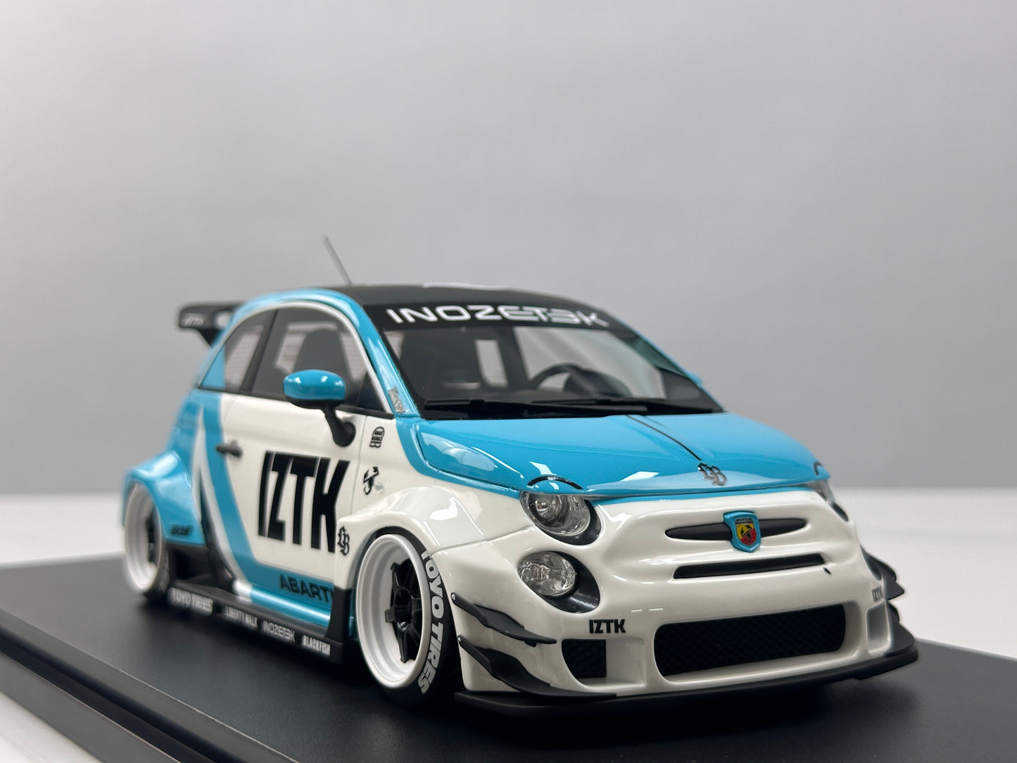 Topspeed 1/18 LB-WORKS x Abarth Works IZTK Abarth 95 – Blue & White Livery (TS0623)