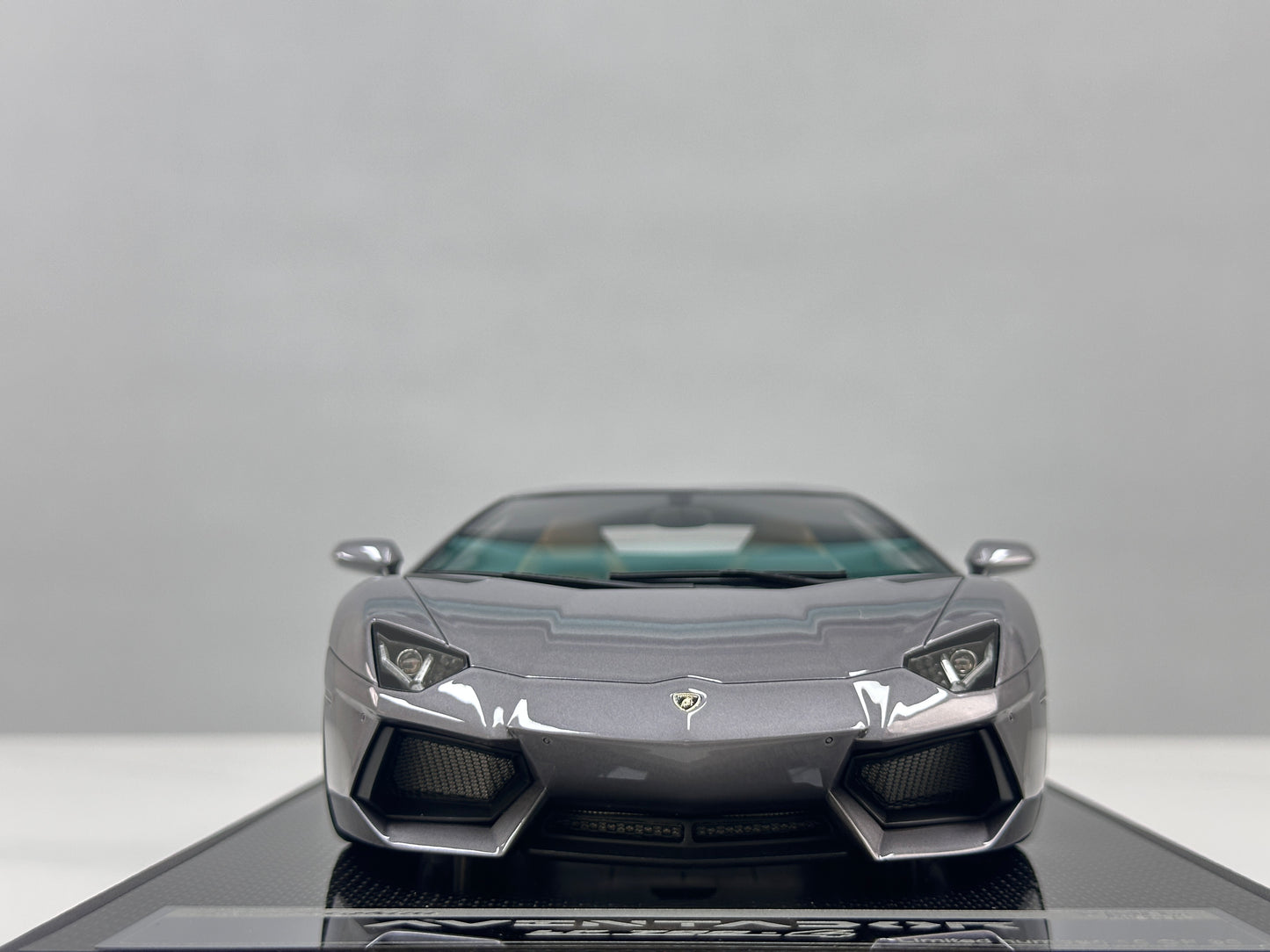 VMB 1/18 Lamborghini Aventador LP700-4 Silver-Grey VMB064