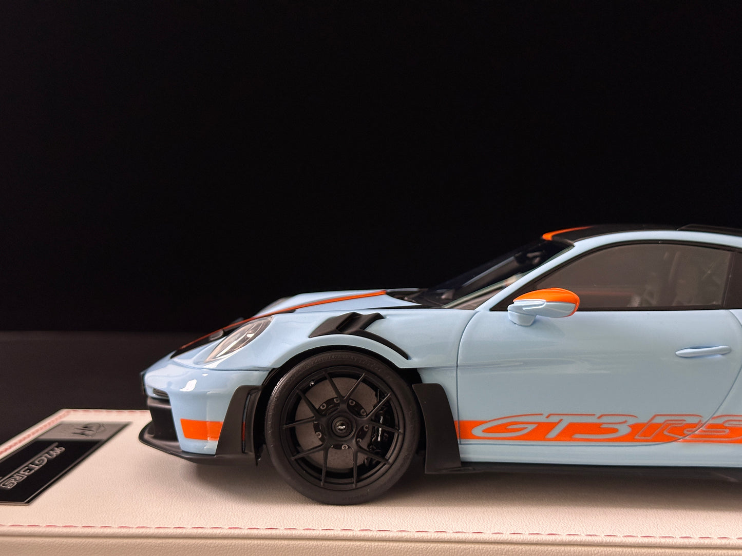 GH MODEL 1/18 Porsche 992 GT3RS Gulf Oil GH017