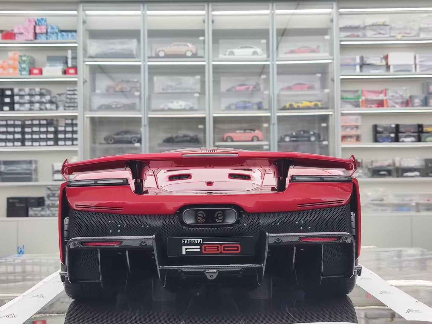 Amalgam 1/8 Ferrari F80 (2024) Red M6324-SC1-14