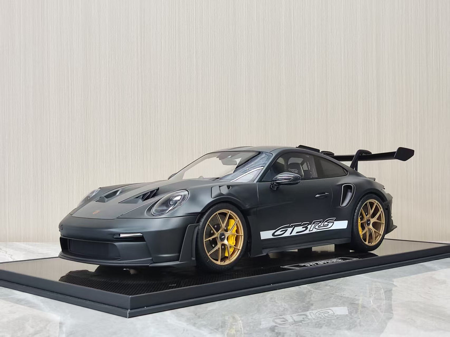 DINOMODEL 1/8 Porsche 992 GT3 RS – Matte Black (PR028P)