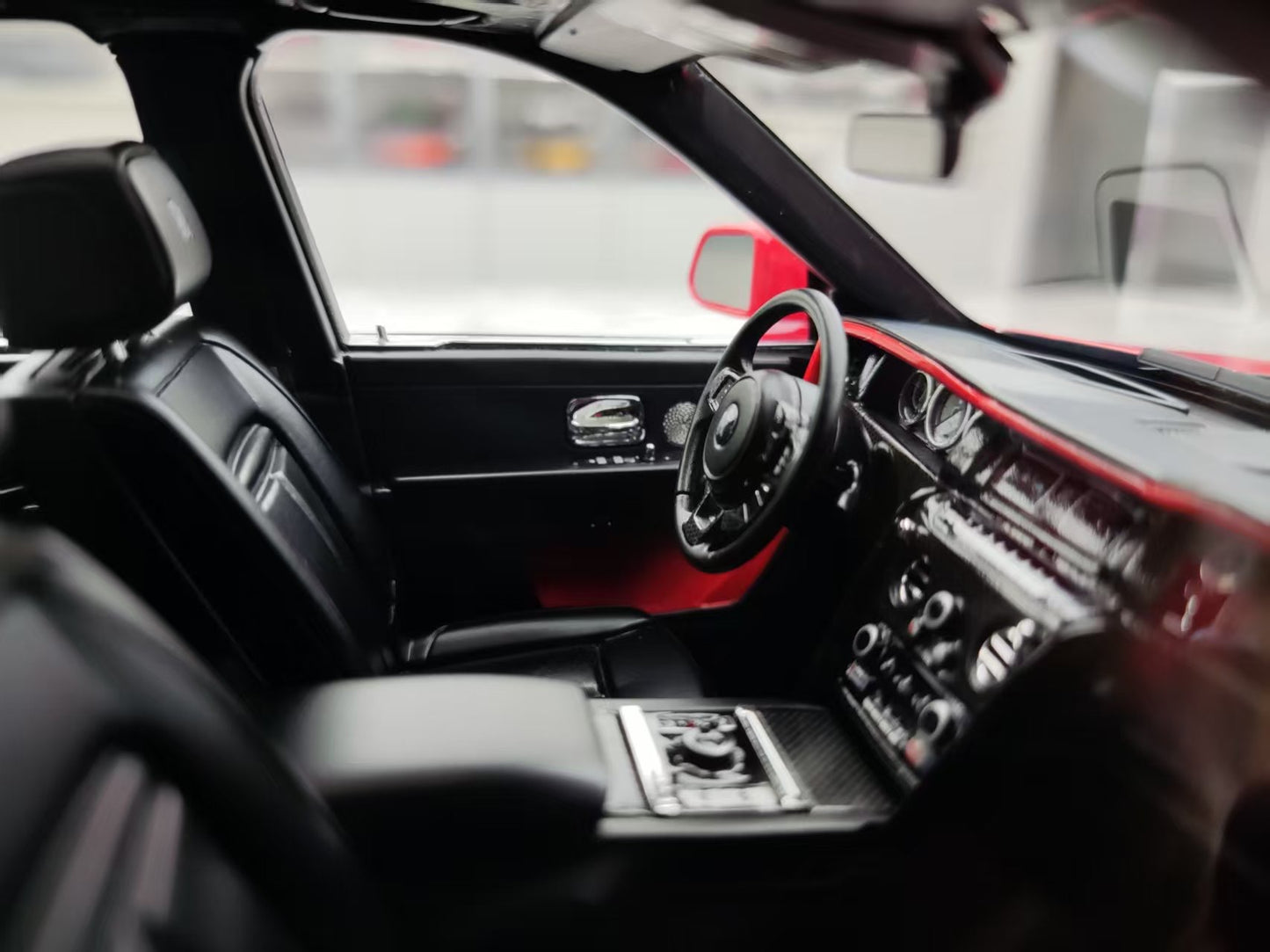 HH Model 1/18 Rolls-Royce Cullinan Series II Phoenix Red HH541