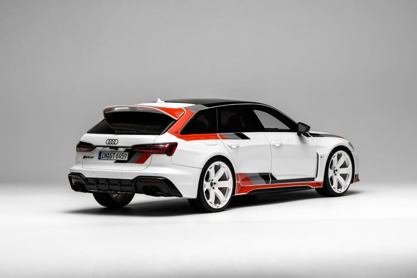 MOTORHELIX 1/18 Audi RS6 Avant GT Simulation Model Car