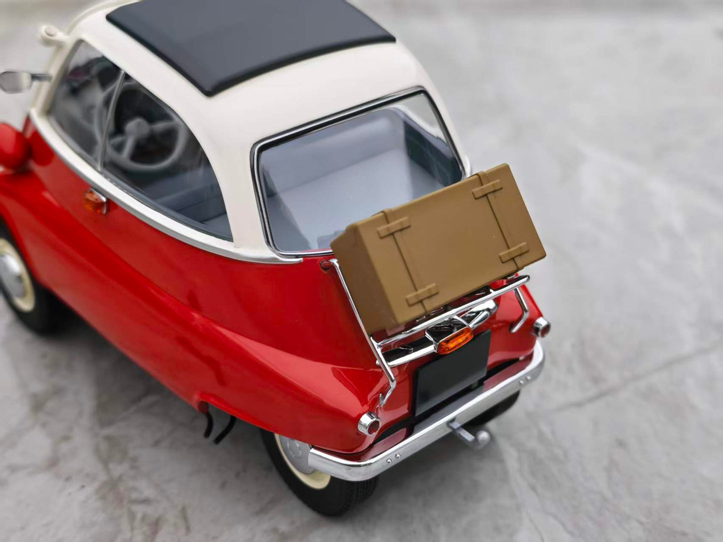 MINICHAMPS 1:18 BMW ISETTA -1955 Red 110024001