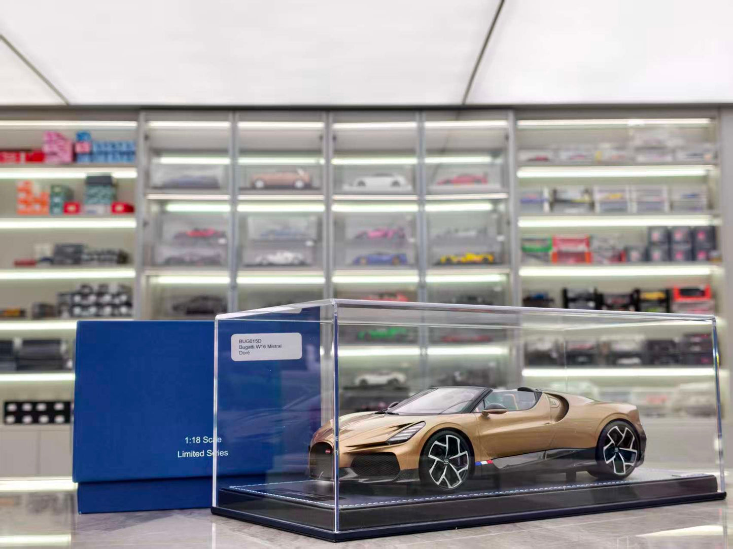 MR 1/18 Bugatti W16 Mistral Gold Edition BUG015D