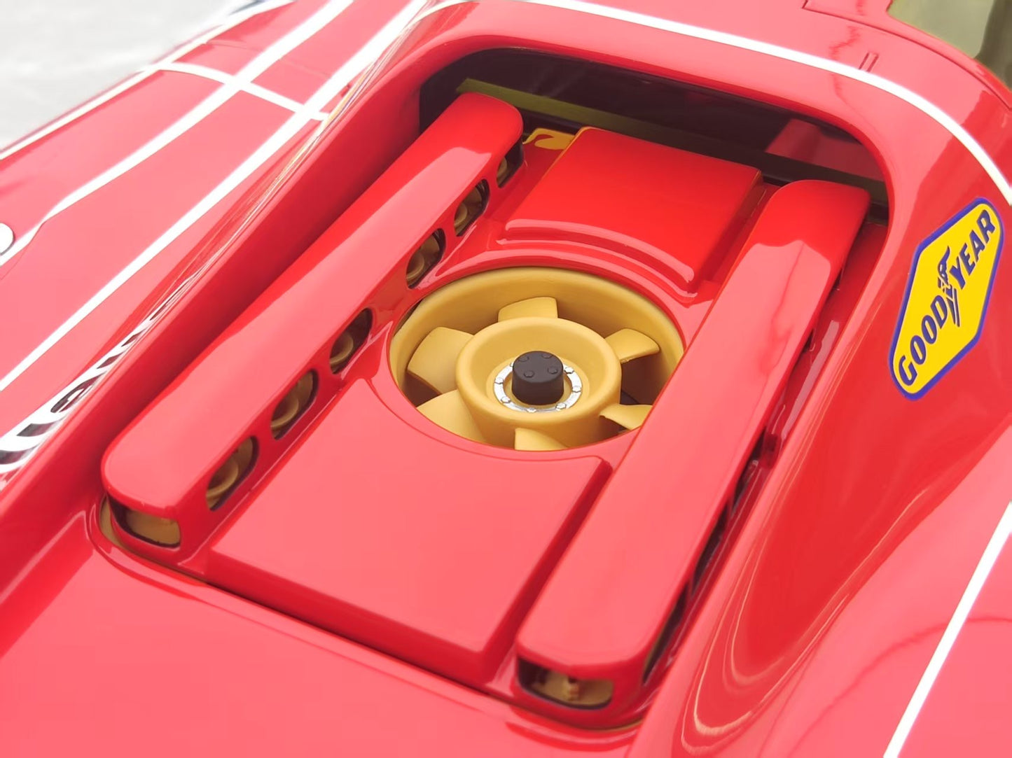 SPARK 1/8 Porsche 917 #23 winner Le Mans 1970 red 08LM70