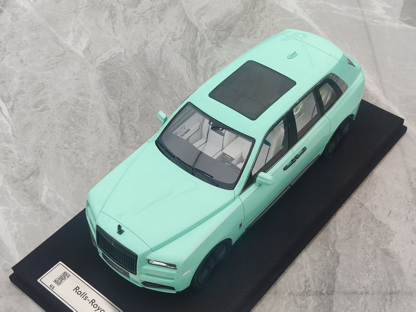GL 1/18 Rolls-Royce Cullinan Saga Green JS-GL028