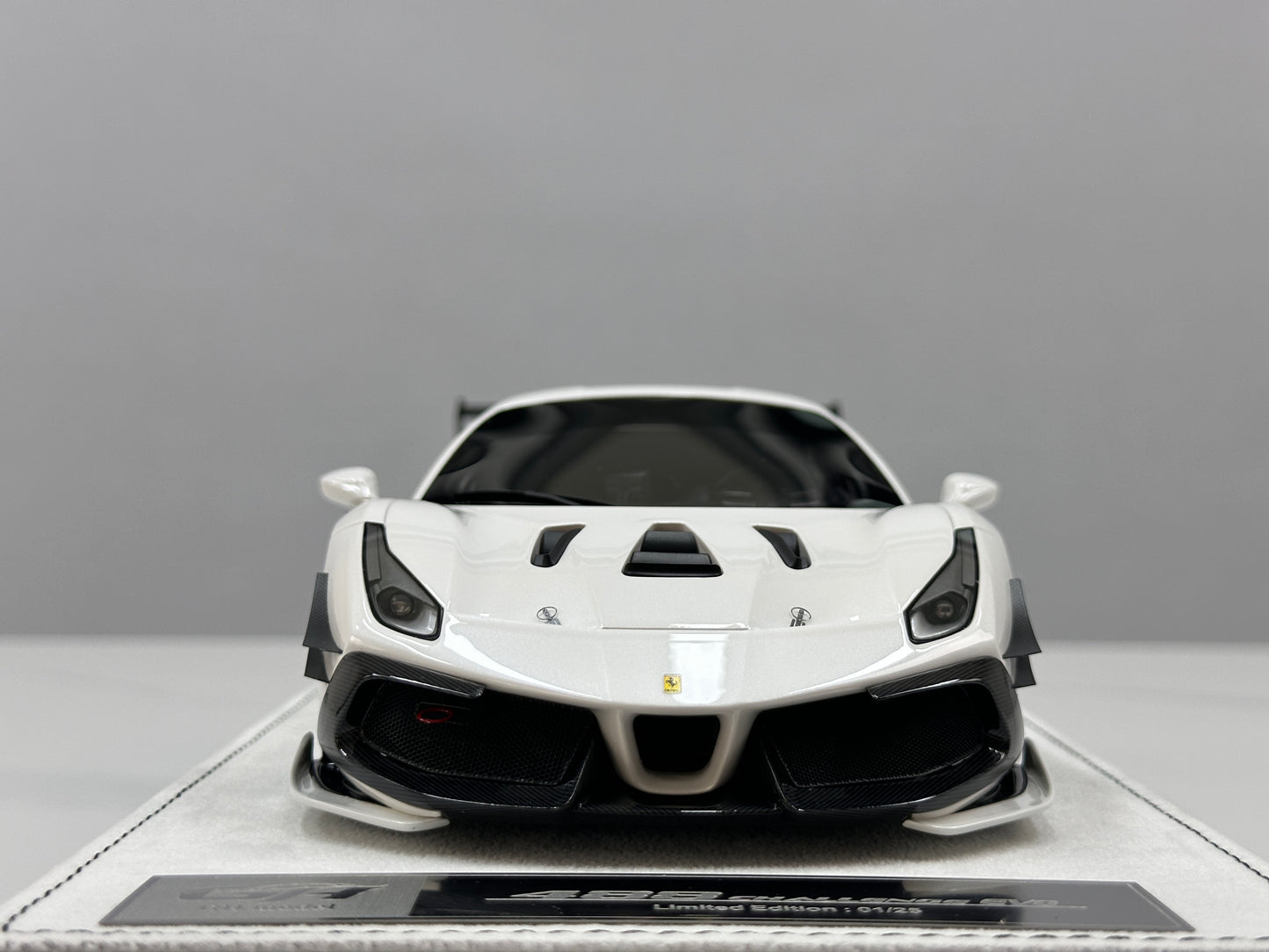 GH MODEL 1/18 Ferrari 488 Challenge Evo Pearl White GH021