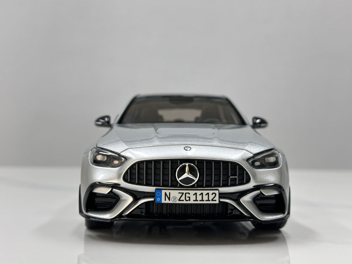 NZG 1/18 Mercedes-AMG C63 S E Performance – Tech Silver (111200055)