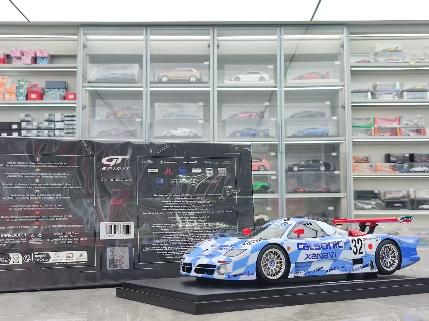 GT Spirit 1/18 Nissan R390 GT1 LE MANS 1998 Blue GT529