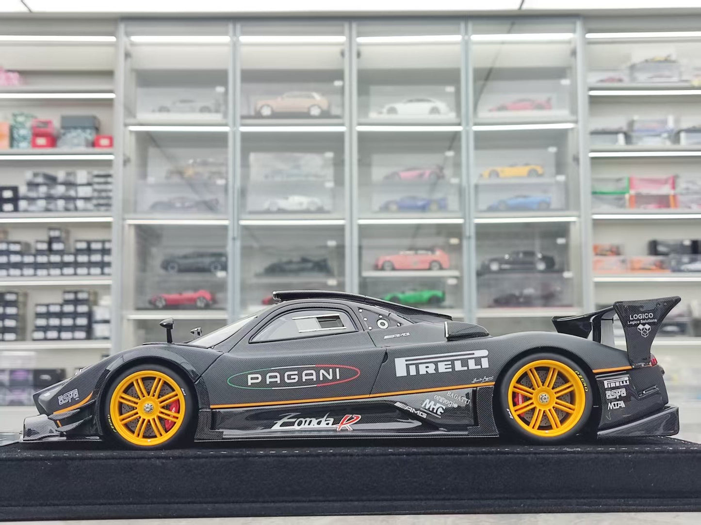 HH Model 1/18 Pagani Zonda R & Evolution Specials Nürburgring Record Edition HH563