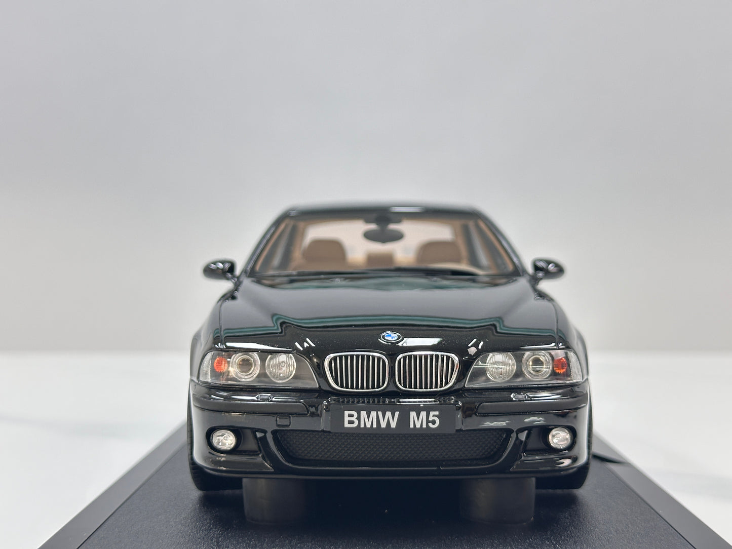 OTTO 1/18 BMW E39 M5 – Avus Blue Metallic (OT1338)