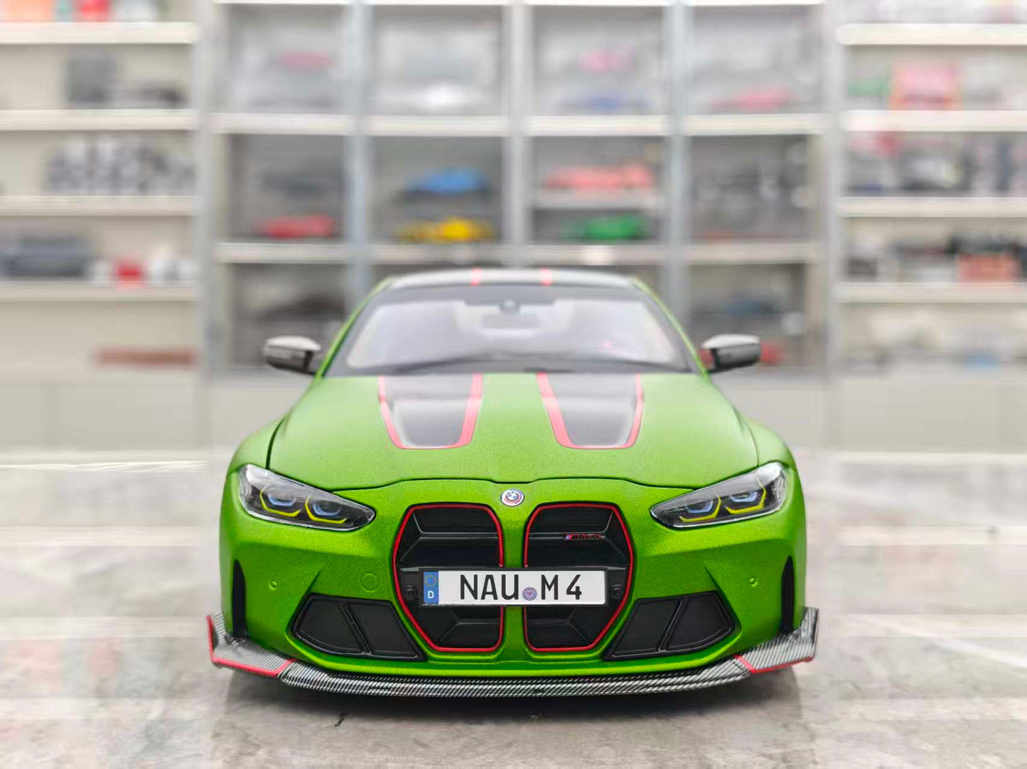 MINICHAMPS 1/18 BMW M4 CSL Green 110023020