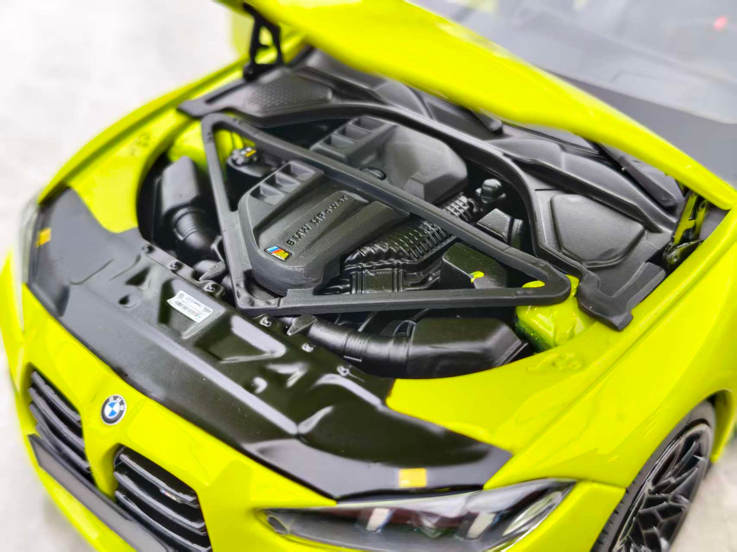 MINICHAMPS 1/18 BMW M3 Yellow 110020222