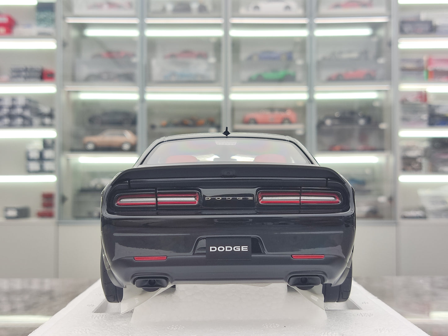 AUTO Art 1/18 Dodge Challenger SRT Super Stock 2023 Black 71765