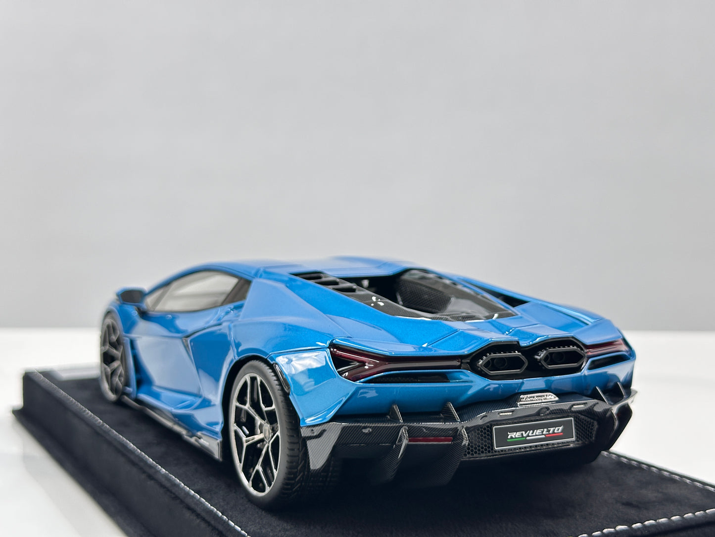 HH Model 1/18 Lamborghini Revuelto 40th Anniversary Blue HH619