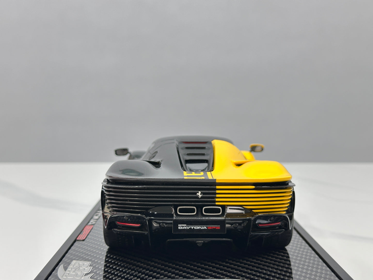 BBR 1:18 Ferrari Daytona SP3 (Red Box Edition) – Modena Yellow + Black Carbon Fiber (P18224TMOCH)