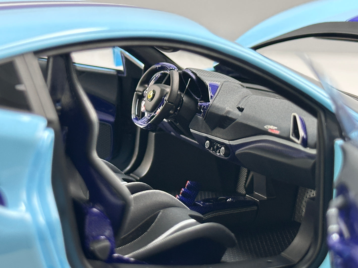 DM Pro 1/18 Ferrari 488pista Resin Fully Opening Baby Blue Simulation Model Car DGP001B
