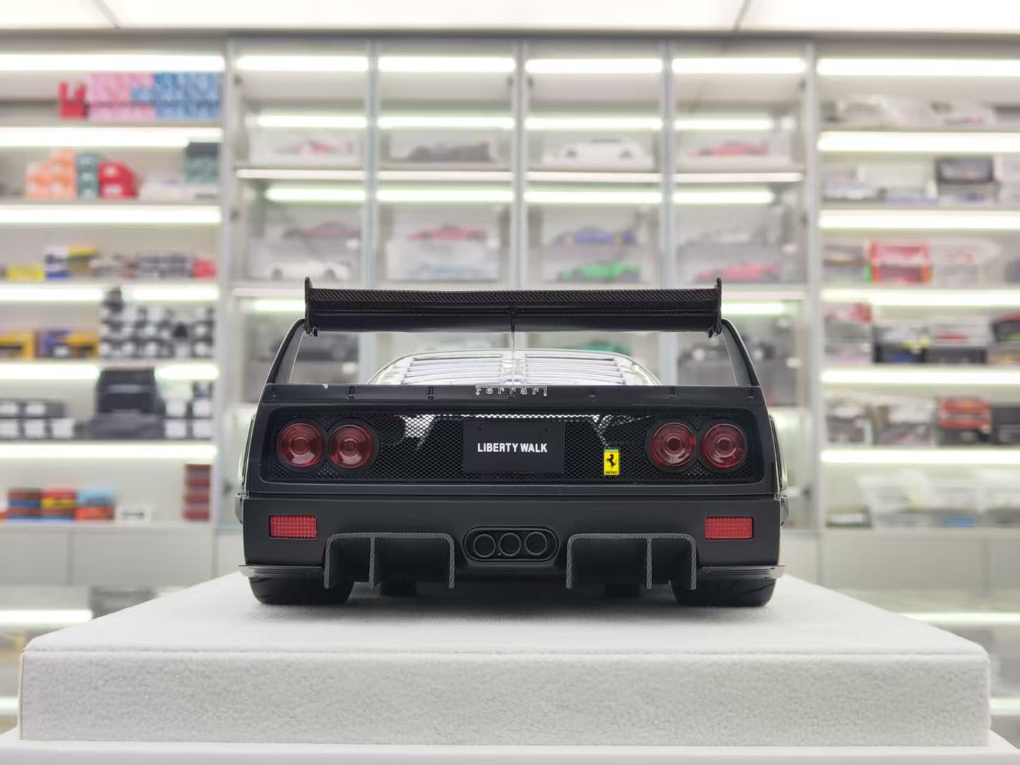 BBA MODEL 1/18 Ferrari F40 LBWK Widebody Modified Version Monster Paint Car Model BBA024