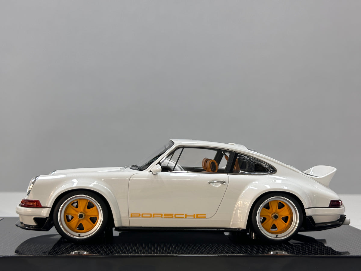 Dino Model 1/18 Porsche Singer DLS Metallic White DC005